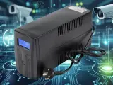 Ups, co to za zasilacz awaryjny z kamerami monitoringu w tle? Wygląda jak centrum dowodzenia!