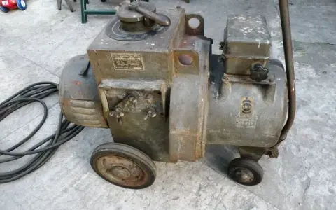 Jak zrobić generator prądu 230V z alternatora - krok po kroku dla każdego