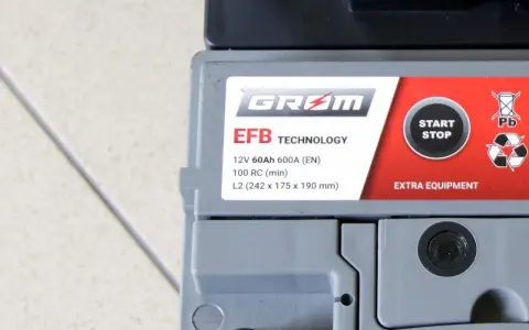 Akumulator GRAM EFB 12V 60Ah 600A z technologią Start-Stop. Dobry wybór w rankingu akumulatorów.
