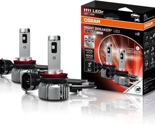 Dwa nowoczesne światła przeciwmgielne przednie LED OSRAM Night Breaker LED Smart ECE w opakowaniu.