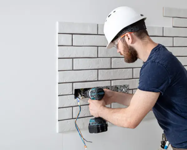 Ile zarabia elektryk w Szwecji? Sprawdź, dlaczego warto tam pracować