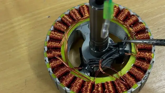 Zdjęcie Jak zrobić generator prądu 230V z alternatora - krok po kroku dla każdego
